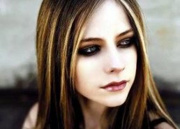 艾薇儿·拉维尼 (Avril Lavigne) 多伦多最棒巡回演唱会,燃情演绎，震撼全场